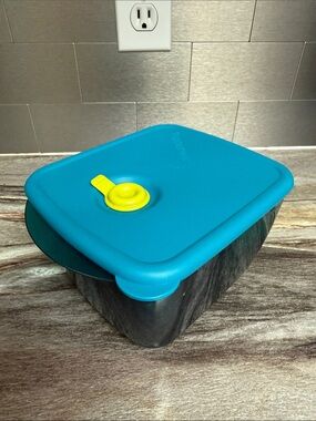 Tupperware Vent n Serve